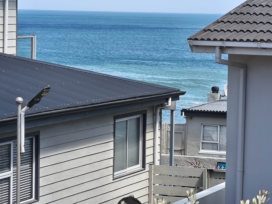 4 Bedroom Property for Sale in De Kelders Western Cape